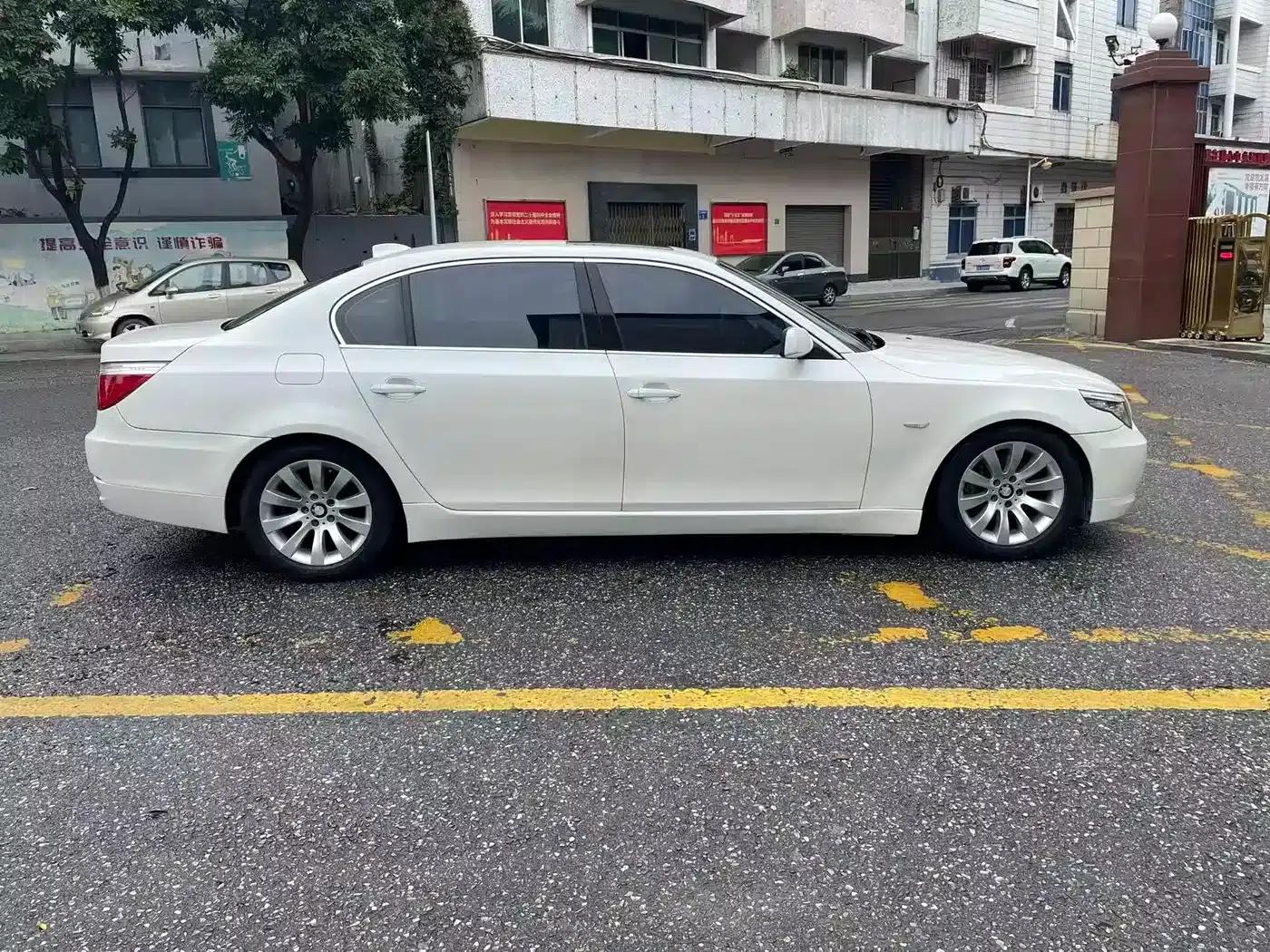 BMW 5 Series 2008 530Li Leading Edition — миниатюра 4
