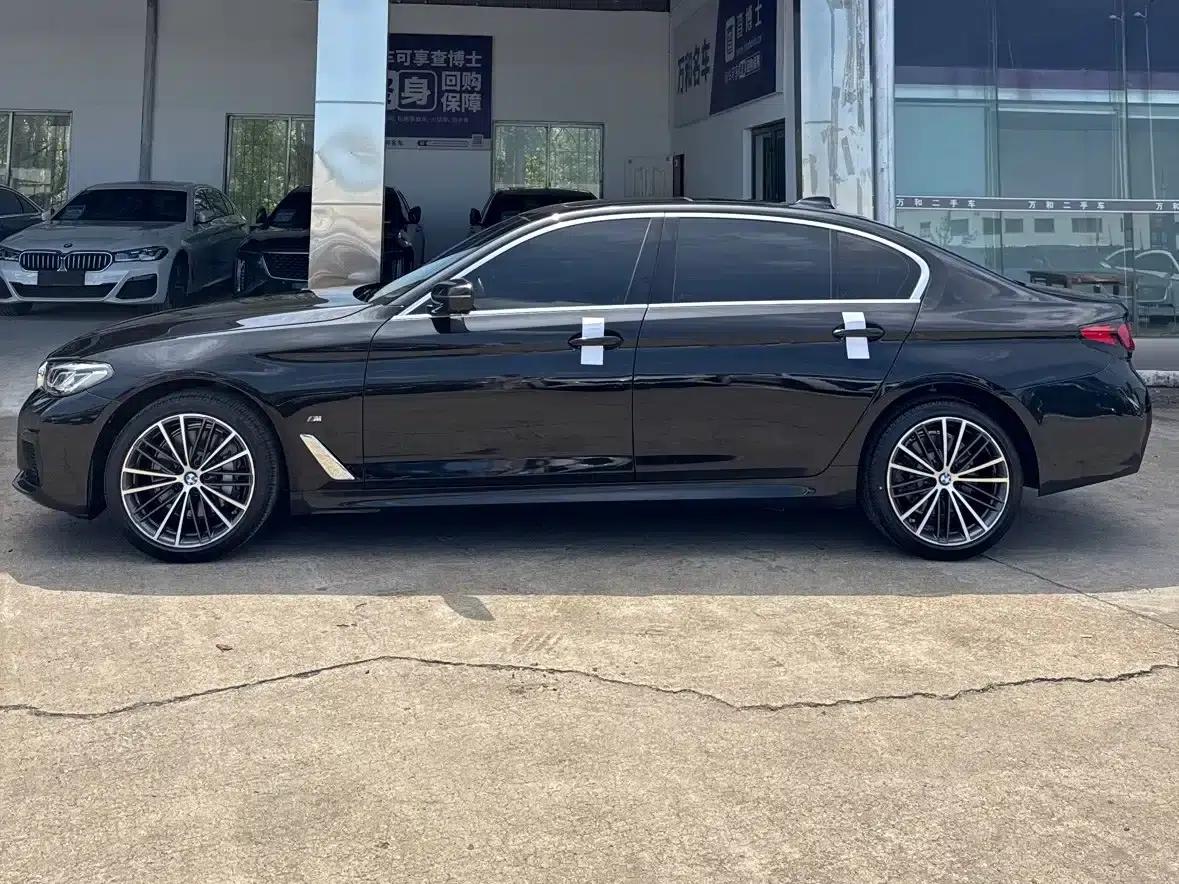 2021 BMW 5 Series 530Li Leading Edition M Sport Package — миниатюра 3