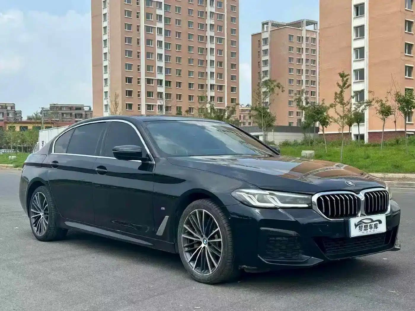 2021 BMW 5 Series 530Li xDrive M Sport Package — миниатюра 1