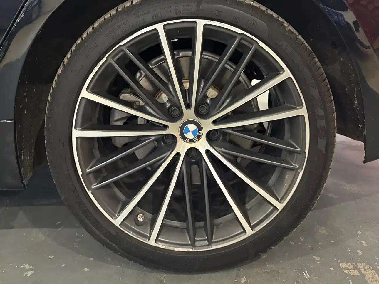 2021 BMW 5 Series 530Li xDrive M Sport Package — миниатюра 12