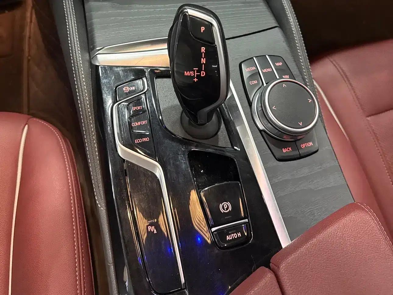 2021 BMW 5 Series 530Li xDrive M Sport Package — миниатюра 15
