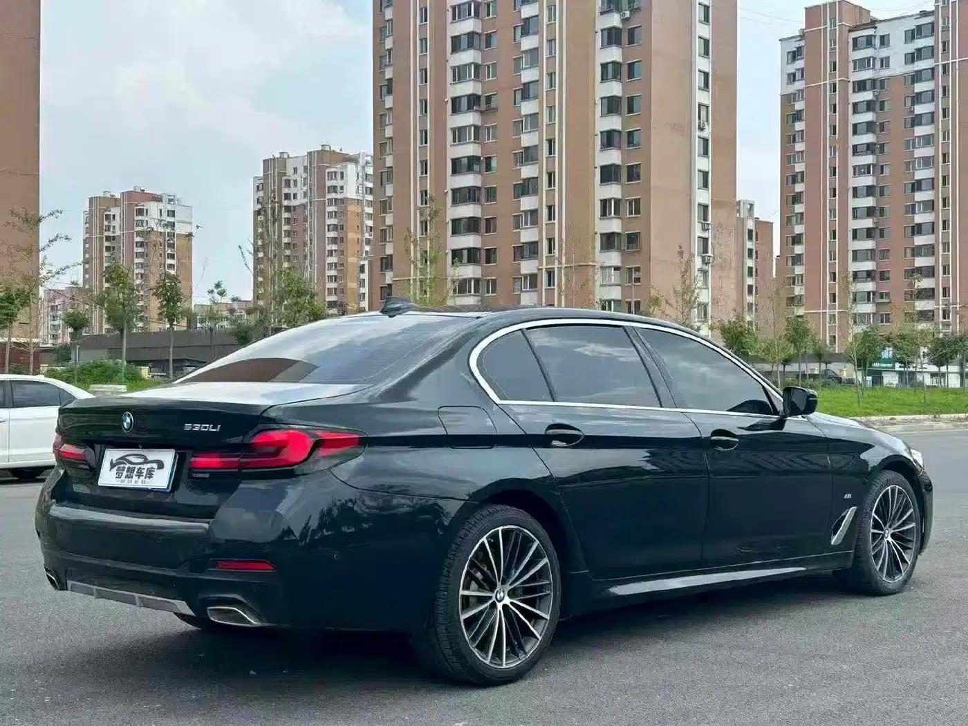 2021 BMW 5 Series 530Li xDrive M Sport Package — миниатюра 7