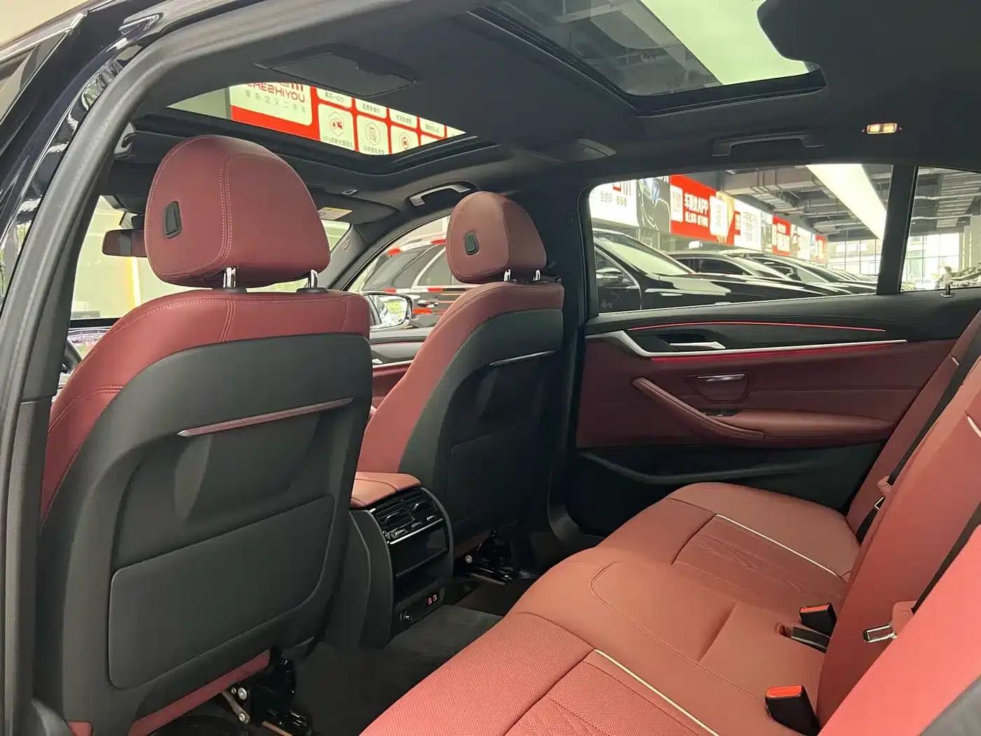 2023 BMW 5 Series 530Li Leading Edition M Sport Package — миниатюра 11