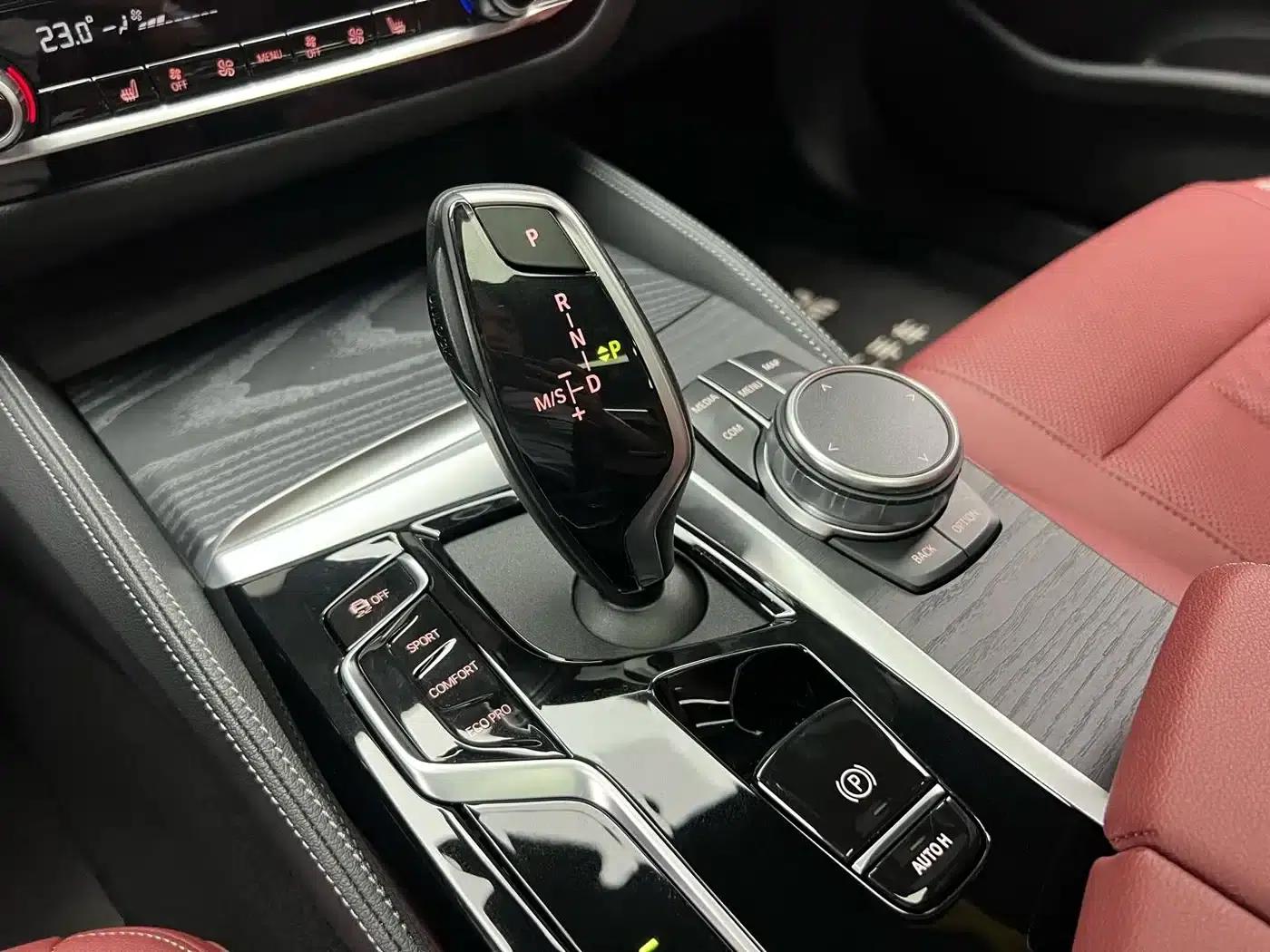 2023 BMW 5 Series 530Li Leading Edition M Sport Package — миниатюра 15