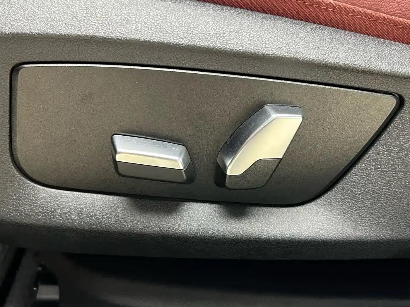 2023 BMW 5 Series 530Li Leading Edition M Sport Package — миниатюра 20