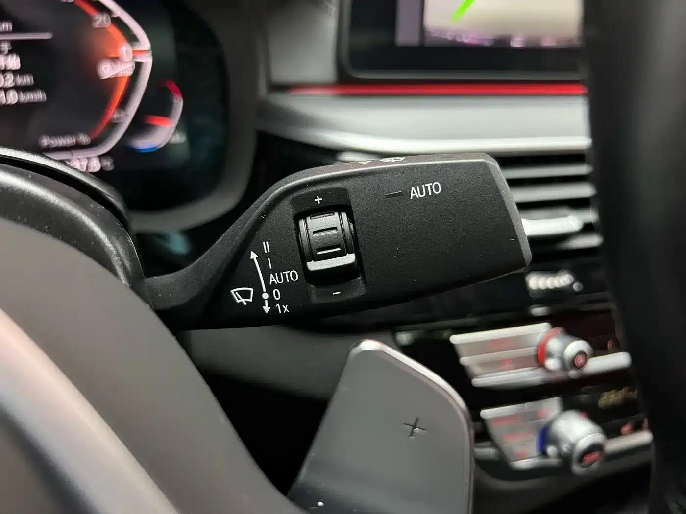 2023 BMW 5 Series 530Li Leading Edition M Sport Package — миниатюра 24