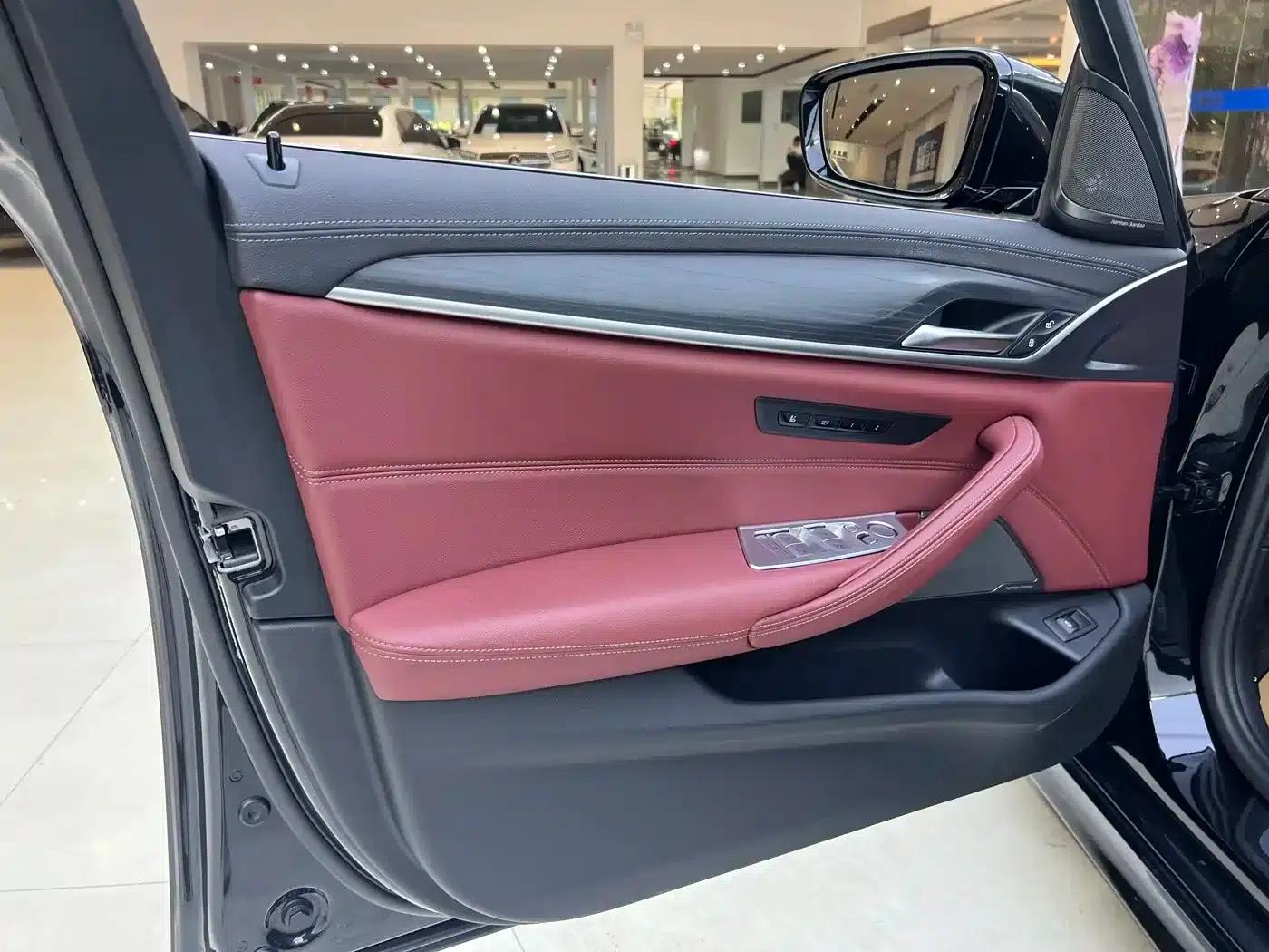 2023 BMW 5 Series 530Li Luxury M Sport Package — миниатюра 19