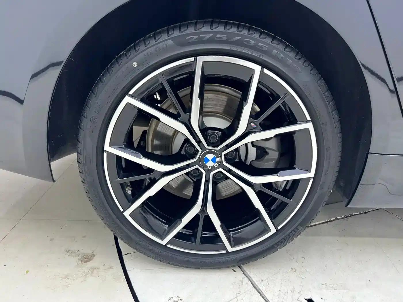 2023 BMW 5 Series 530Li Luxury M Sport Package — миниатюра 25