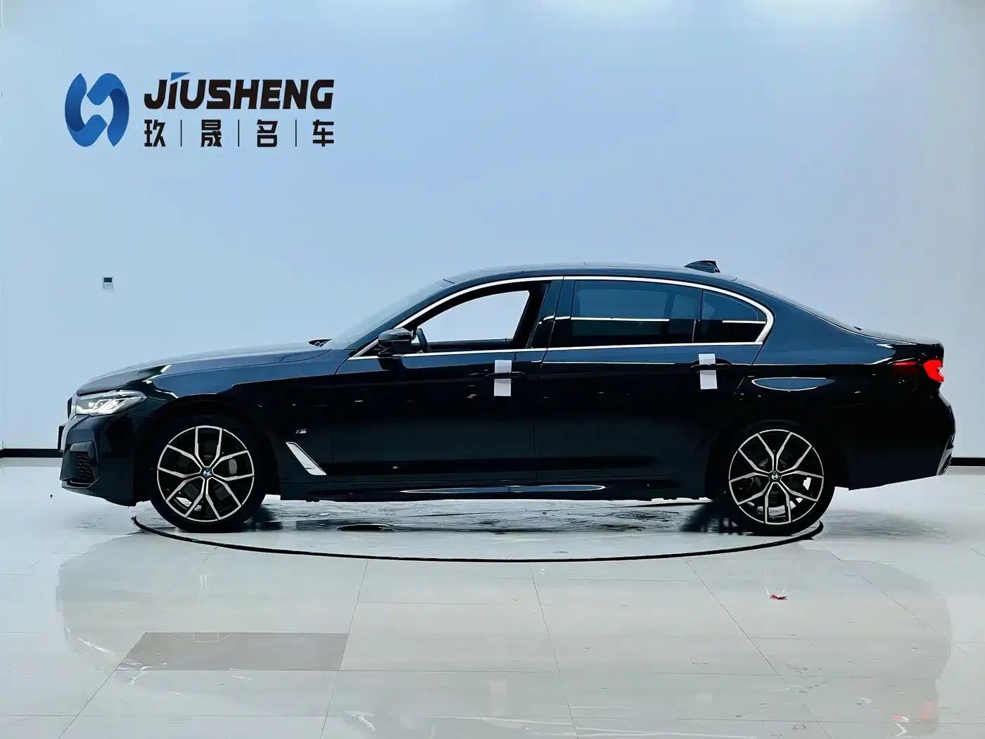 2023 BMW 5 Series 530Li Luxury M Sport Package — миниатюра 4