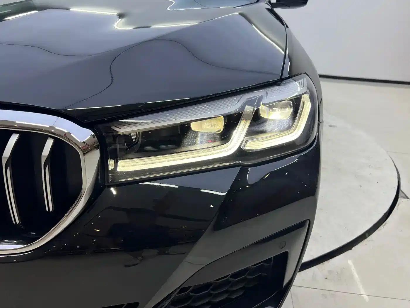 2023 BMW 5 Series 530Li Luxury M Sport Package — миниатюра 7