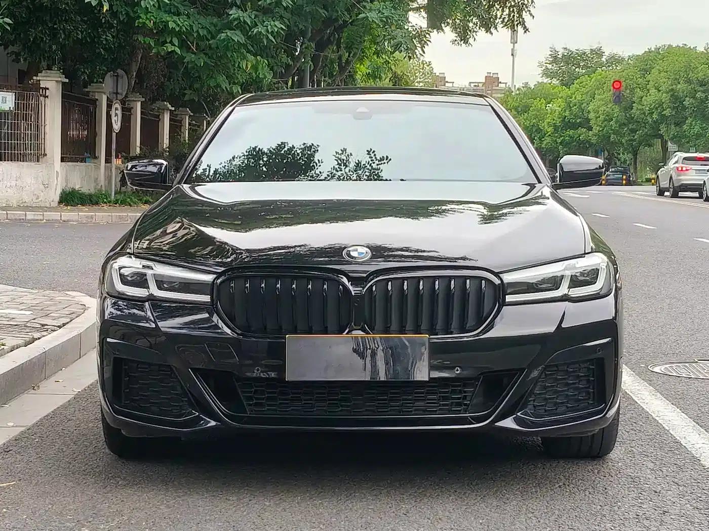 2022 BMW 5 Series 525Li M Sport Package — миниатюра 2