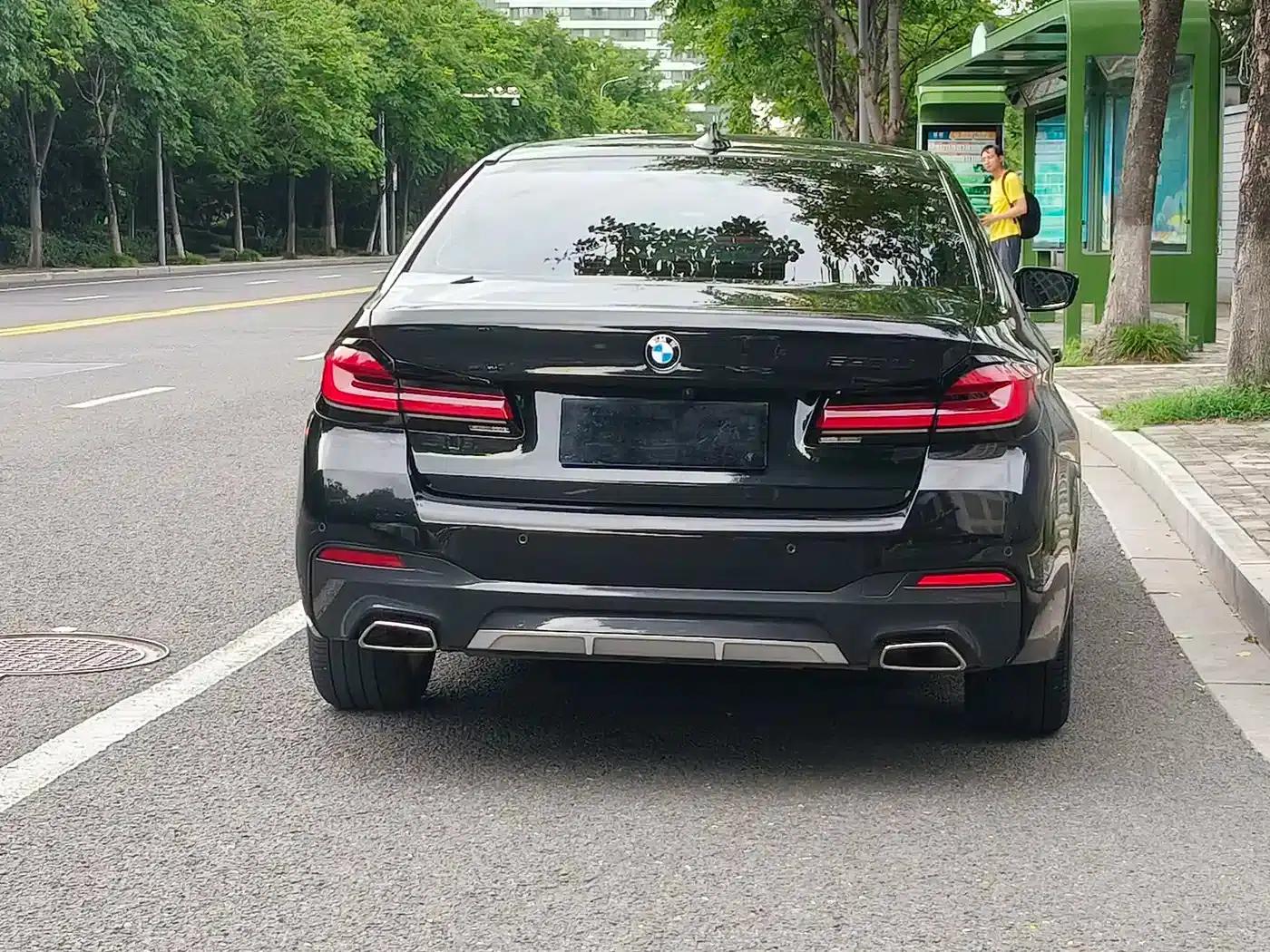 2022 BMW 5 Series 525Li M Sport Package — миниатюра 15