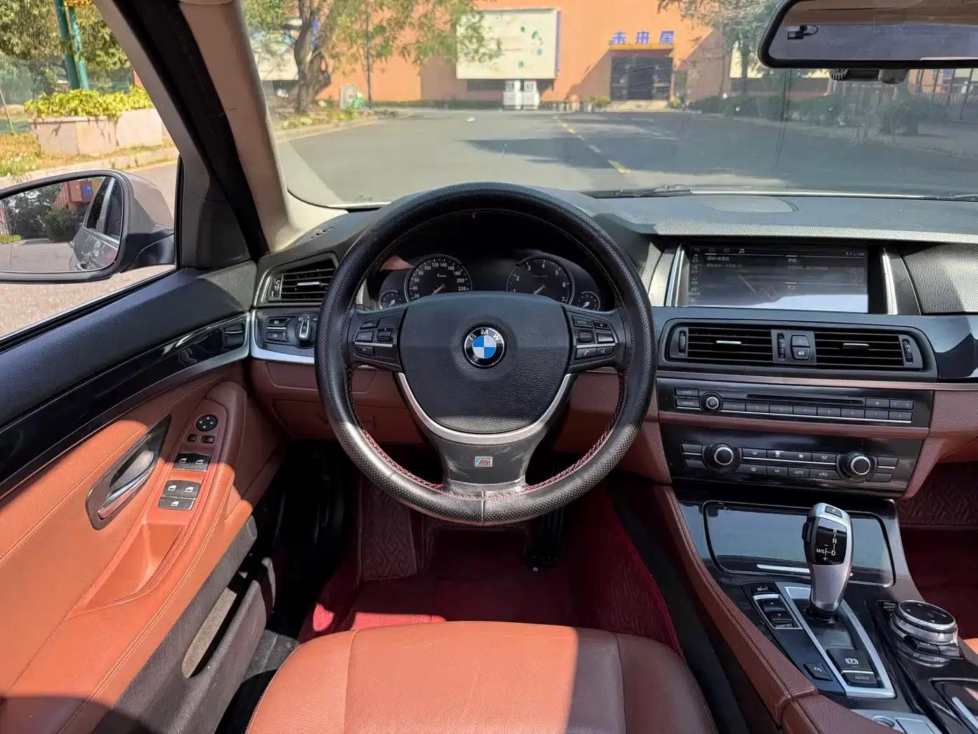 2014 BMW 5 Series 520Li Elegant Edition — миниатюра 13