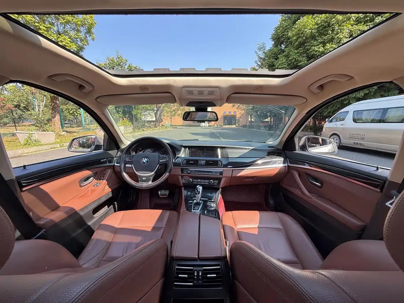 2014 BMW 5 Series 520Li Elegant Edition — миниатюра 15