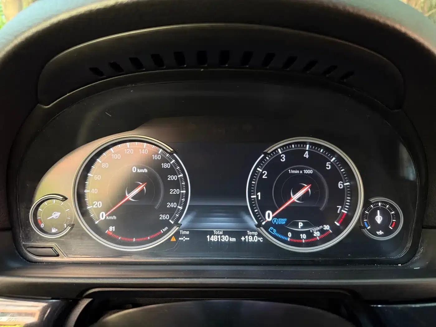2014 BMW 5 Series 520Li Elegant Edition — миниатюра 18