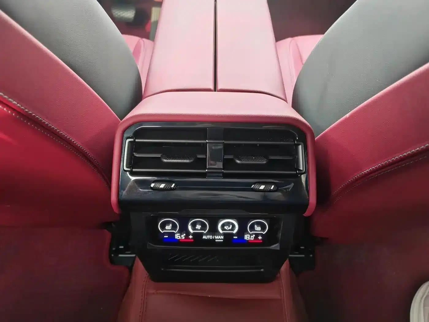 2026 BMW 5 Series 525Li M Sport Package — миниатюра 11