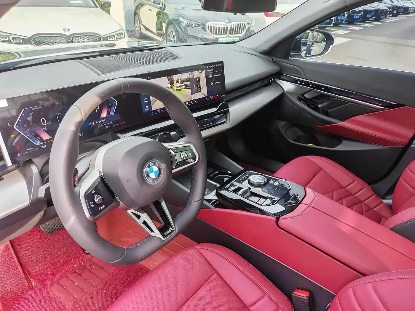 2026 BMW 5 Series 525Li M Sport Package — миниатюра 13
