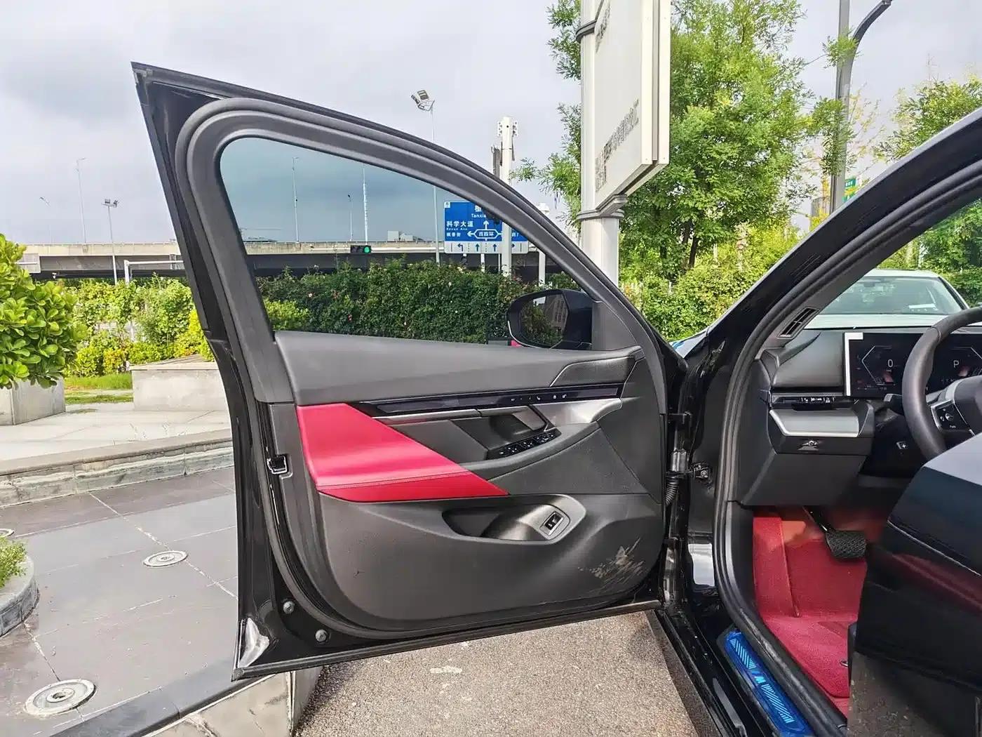 2026 BMW 5 Series 525Li M Sport Package — миниатюра 10