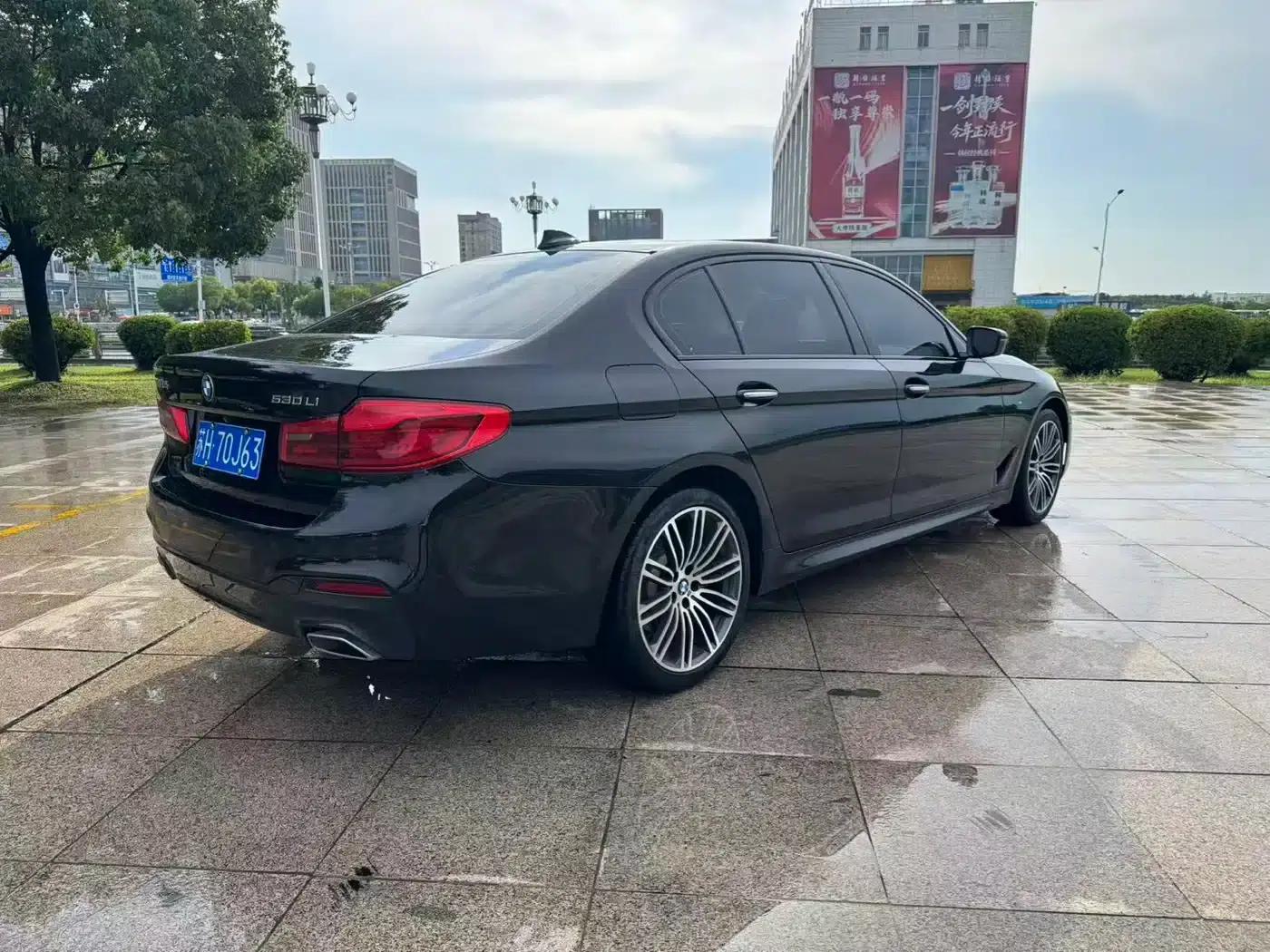 2018 BMW 5 Series Facelift 530Li Leading Edition M Sport Package — миниатюра 7