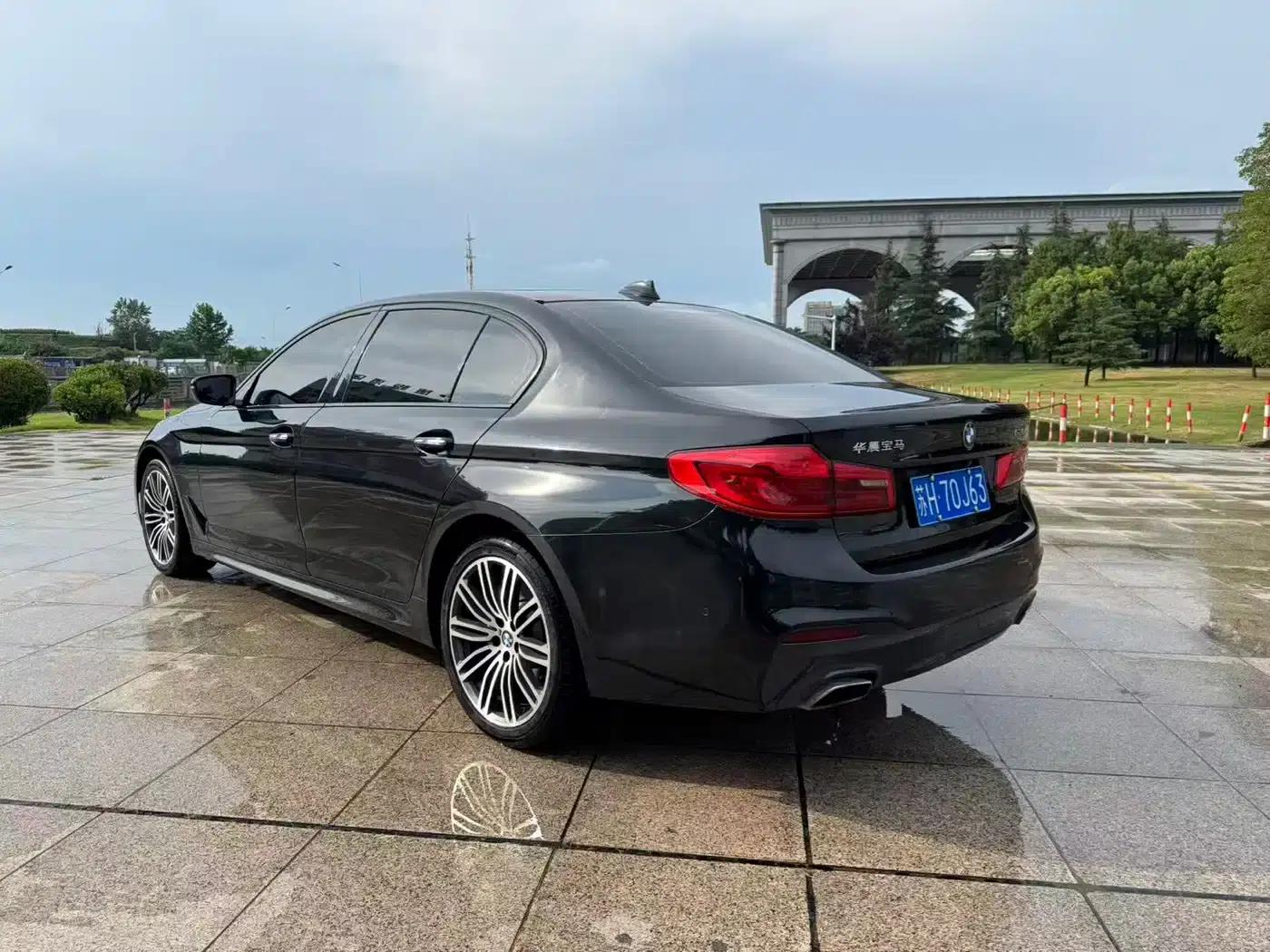 2018 BMW 5 Series Facelift 530Li Leading Edition M Sport Package — миниатюра 9