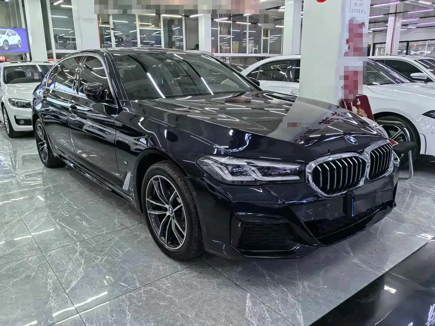 2021 BMW 5 Series 525Li M Sport Package — миниатюра 3