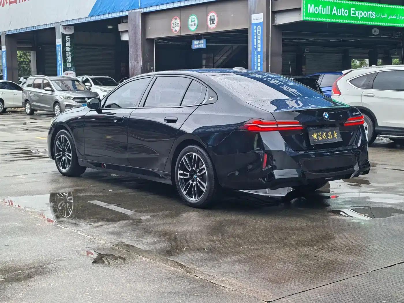 2025 BMW 5 Series 530Li Leading Edition M Sport Package — миниатюра 19