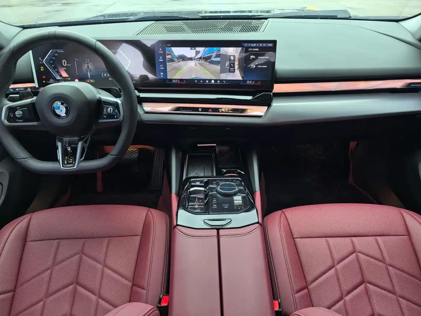2025 BMW 5 Series 530Li Leading Edition M Sport Package — миниатюра 6