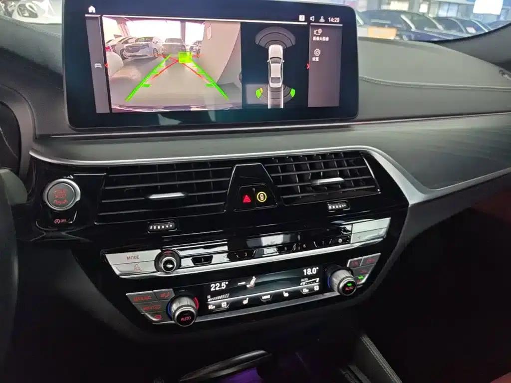 2022 BMW 5 Series Facelift 530Li Leading Edition M Sport Package — миниатюра 13