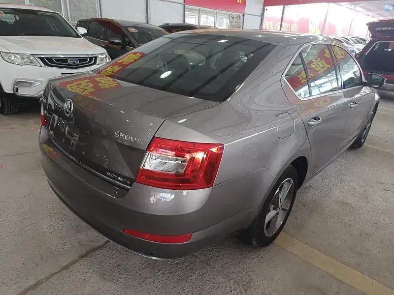Octavia 2016 1.6L Manual Smart Edition — миниатюра 4