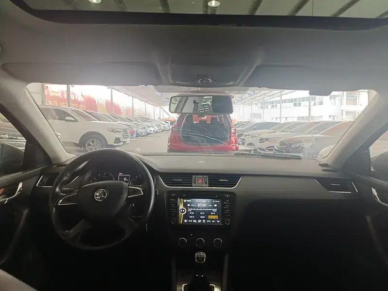Octavia 2016 1.6L Manual Smart Edition — миниатюра 6