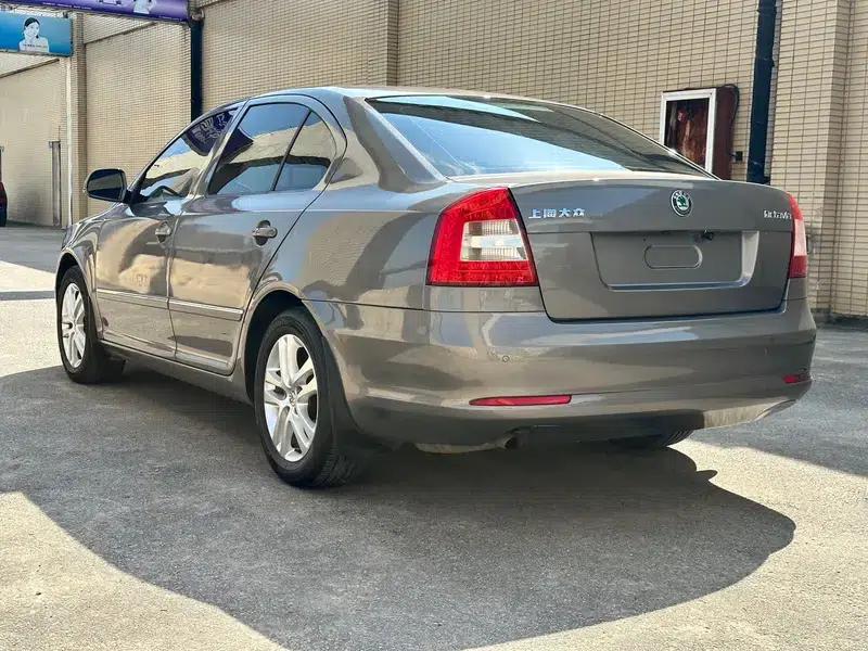 Octavia 2013 1.6L Automatic Elegance Edition — миниатюра 4