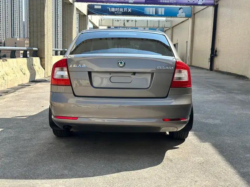 Octavia 2013 1.6L Automatic Elegance Edition — миниатюра 5