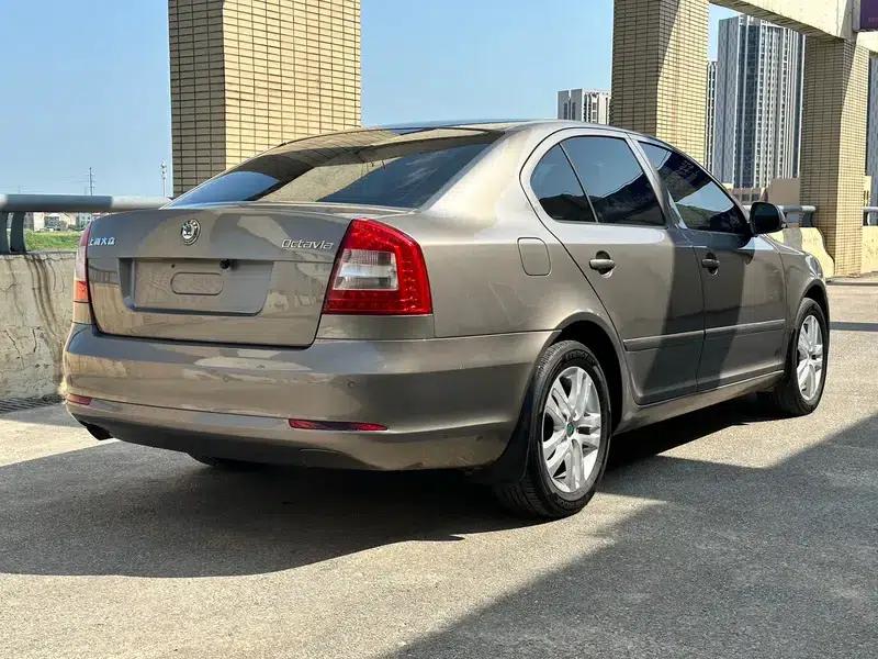 Octavia 2013 1.6L Automatic Elegance Edition — миниатюра 6