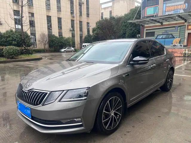 Octavia 2018 TSI280 DSG Luxury Edition