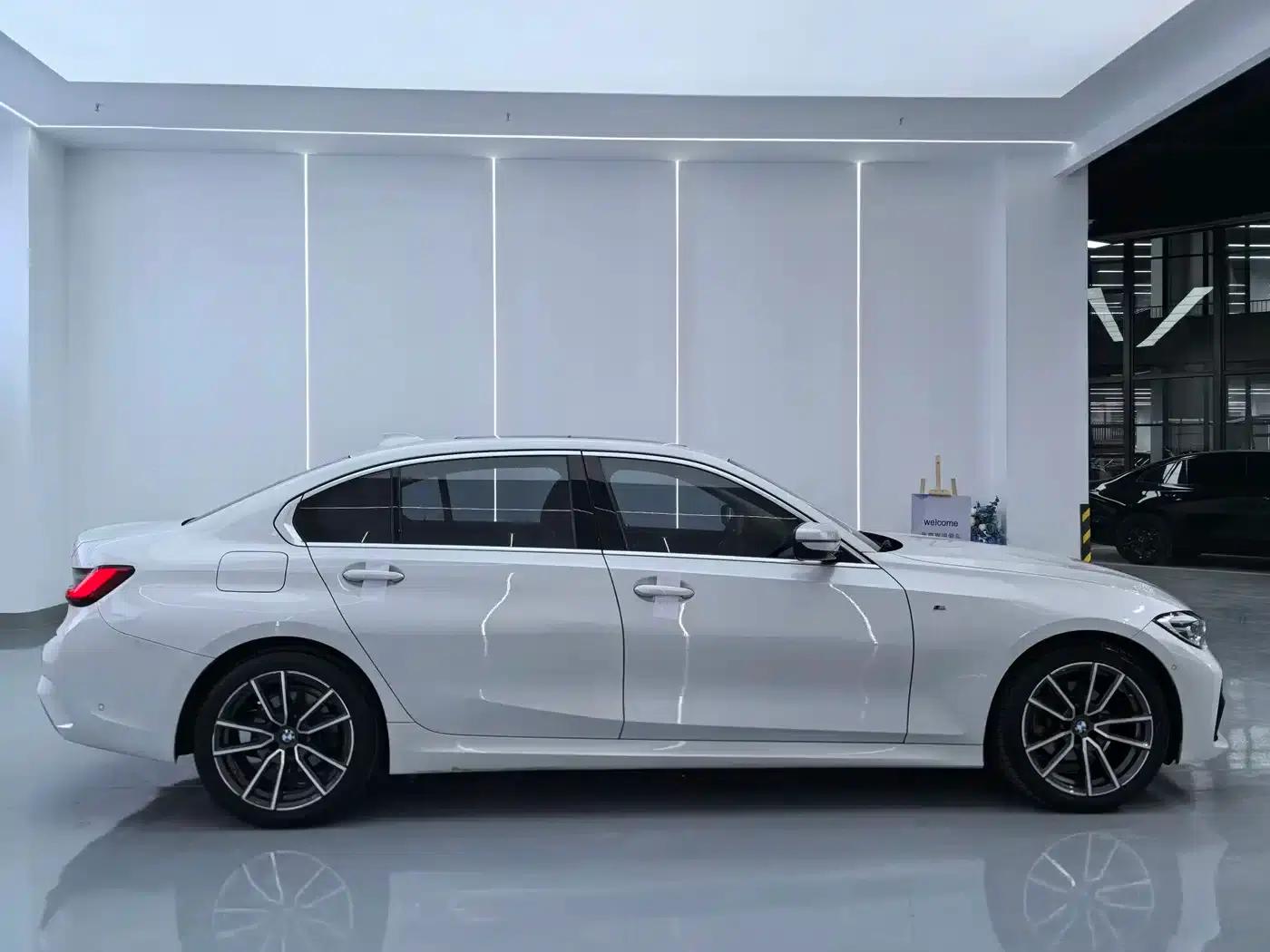 2020 BMW 3 Series 320Li M Sport Package — миниатюра 4