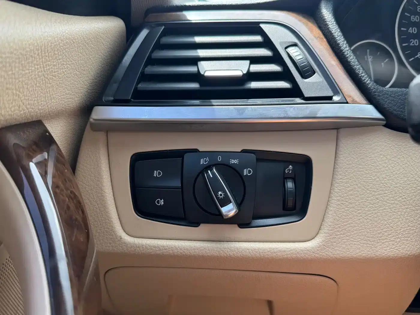 BMW 3 Series 2013 320Li Fashion Edition — миниатюра 16