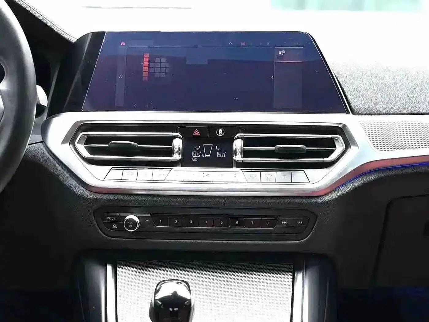 2022 BMW 3 Series 330i M Sport Shadow Edition — миниатюра 6