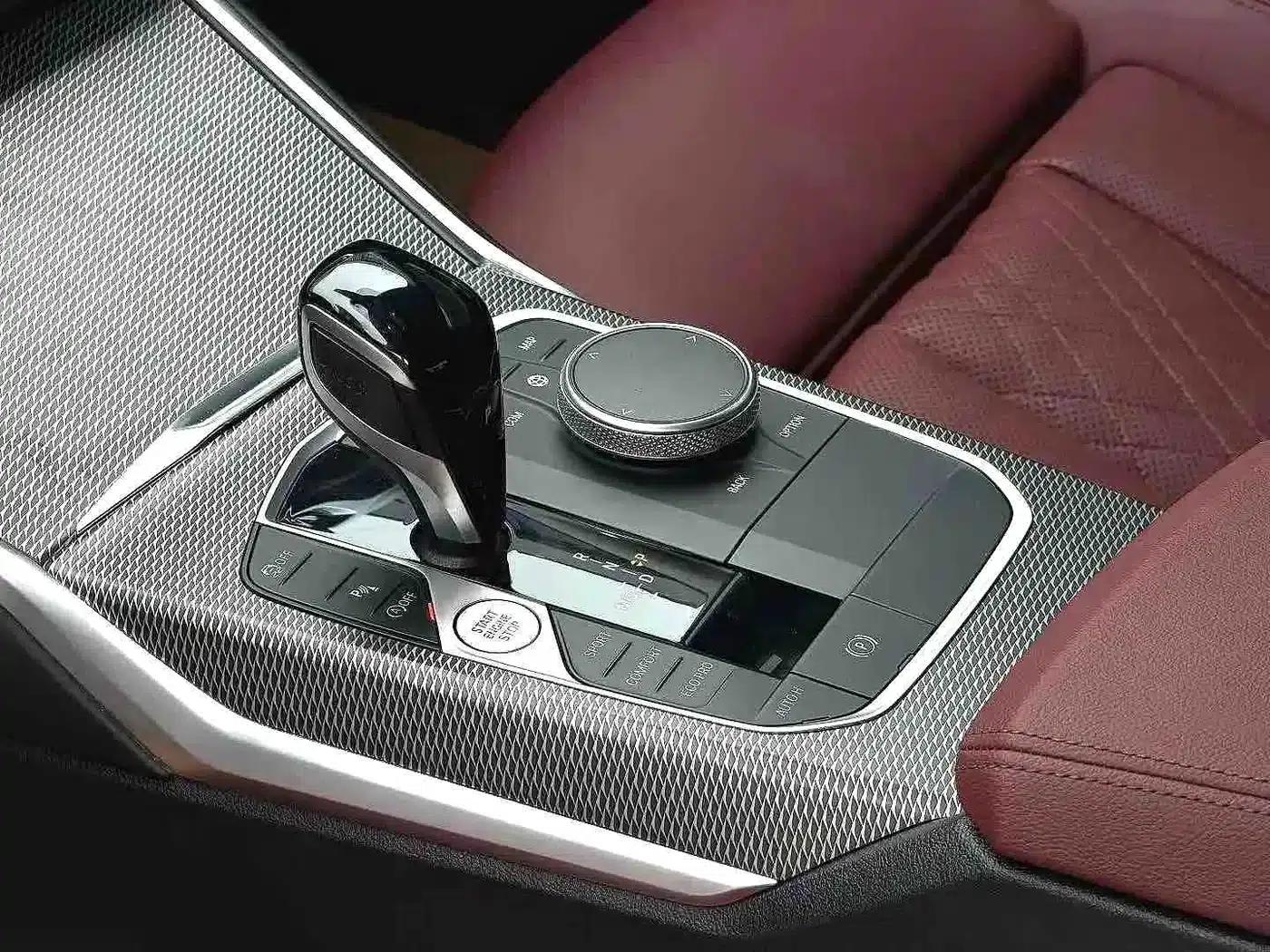 2022 BMW 3 Series 330i M Sport Shadow Edition — миниатюра 7