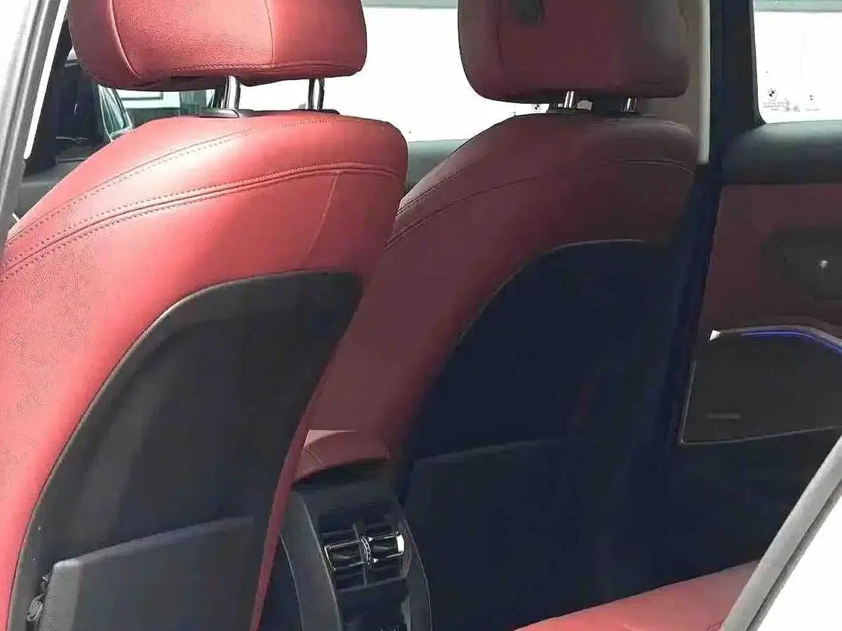 2022 BMW 3 Series 330i M Sport Shadow Edition — миниатюра 8