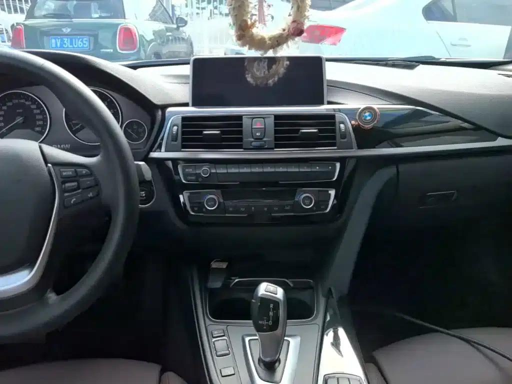 BMW 3 Series 2018 320Li Fashion Edition — миниатюра 13
