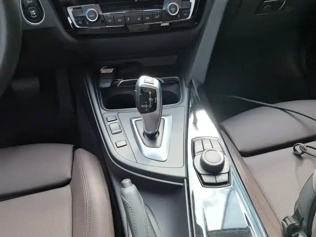 BMW 3 Series 2018 320Li Fashion Edition — миниатюра 14