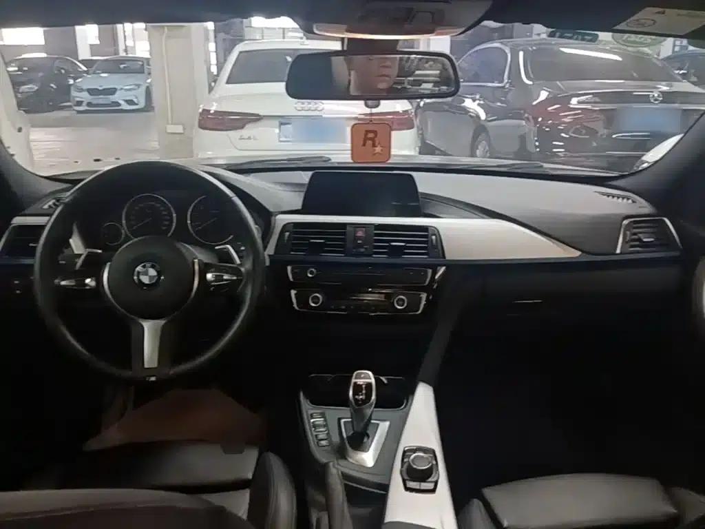 2019 BMW 3 Series 320i M Sport Package — миниатюра 10