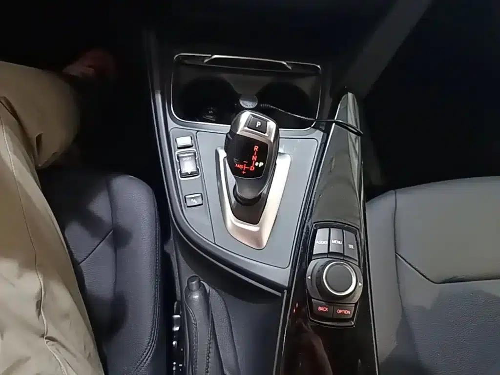 2017 BMW 3 Series 318i Fashion Edition — миниатюра 14