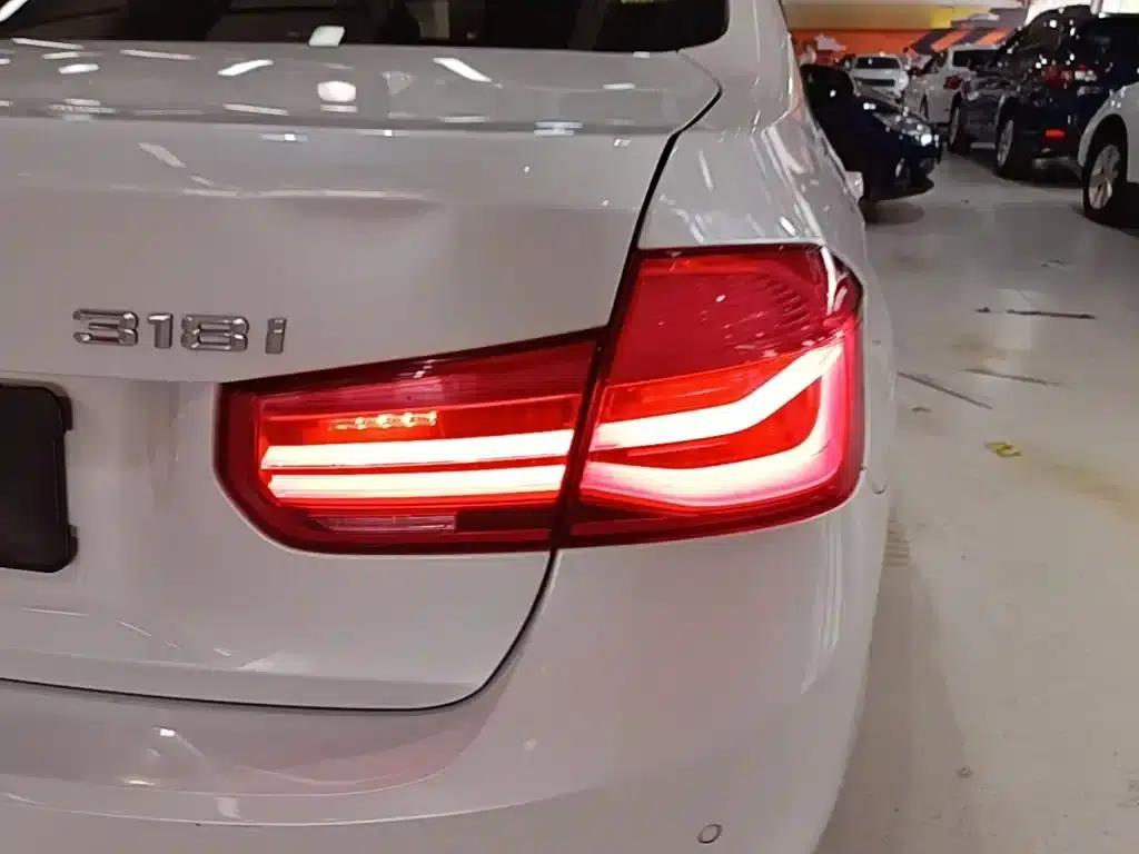 2017 BMW 3 Series 318i Fashion Edition — миниатюра 8