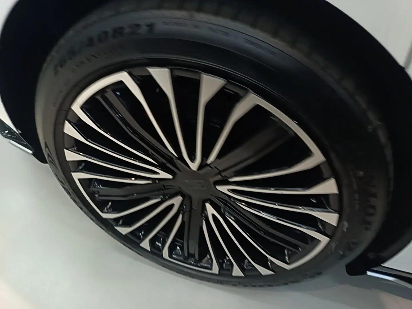 Avatr 12 2026 Ultra Pure-Electric All-Wheel-Drive Version — миниатюра 11