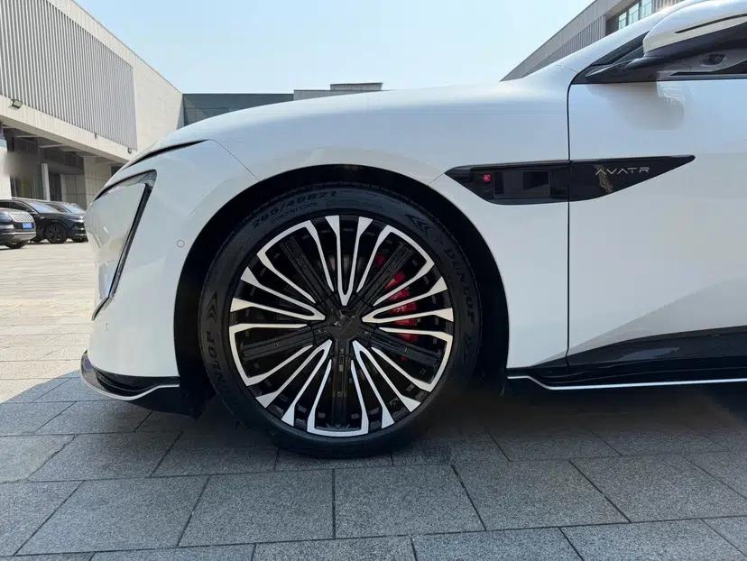 Avatr 12 2026 Ultra Pure-Electric All-Wheel-Drive Version — миниатюра 21