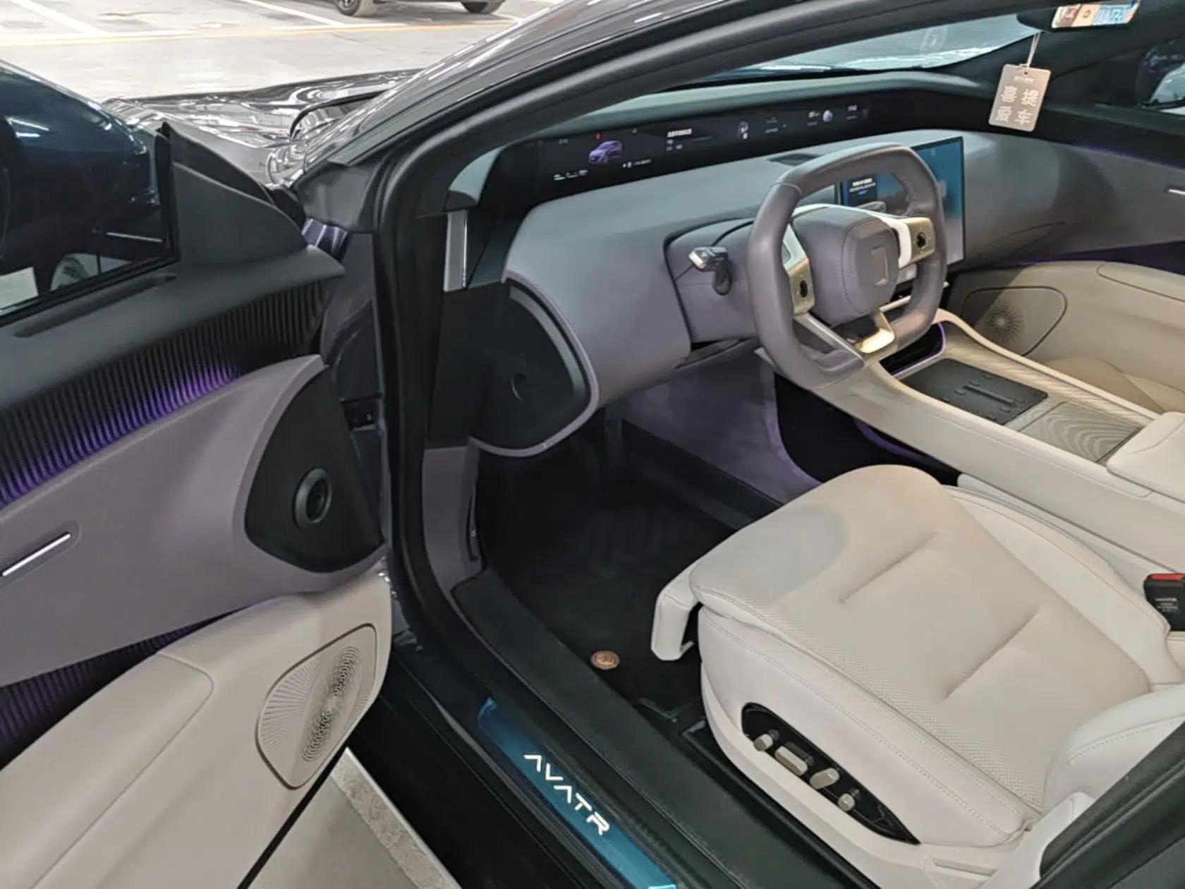 Avatr 12 2024 650 Three-Laser Four-Wheel Drive Performance Edition — миниатюра 18
