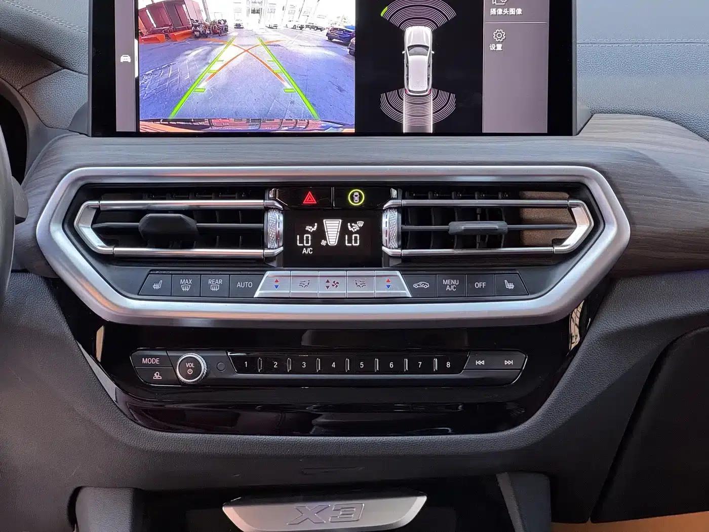 BMW X3 2022 xDrive30i Leading Edition M Sport Package — миниатюра 12