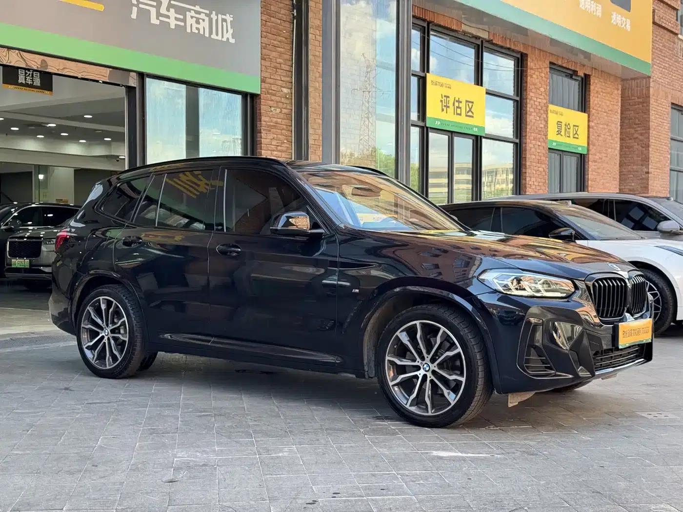 BMW X3 2022 xDrive30i Leading Edition M Sport Package — миниатюра 3