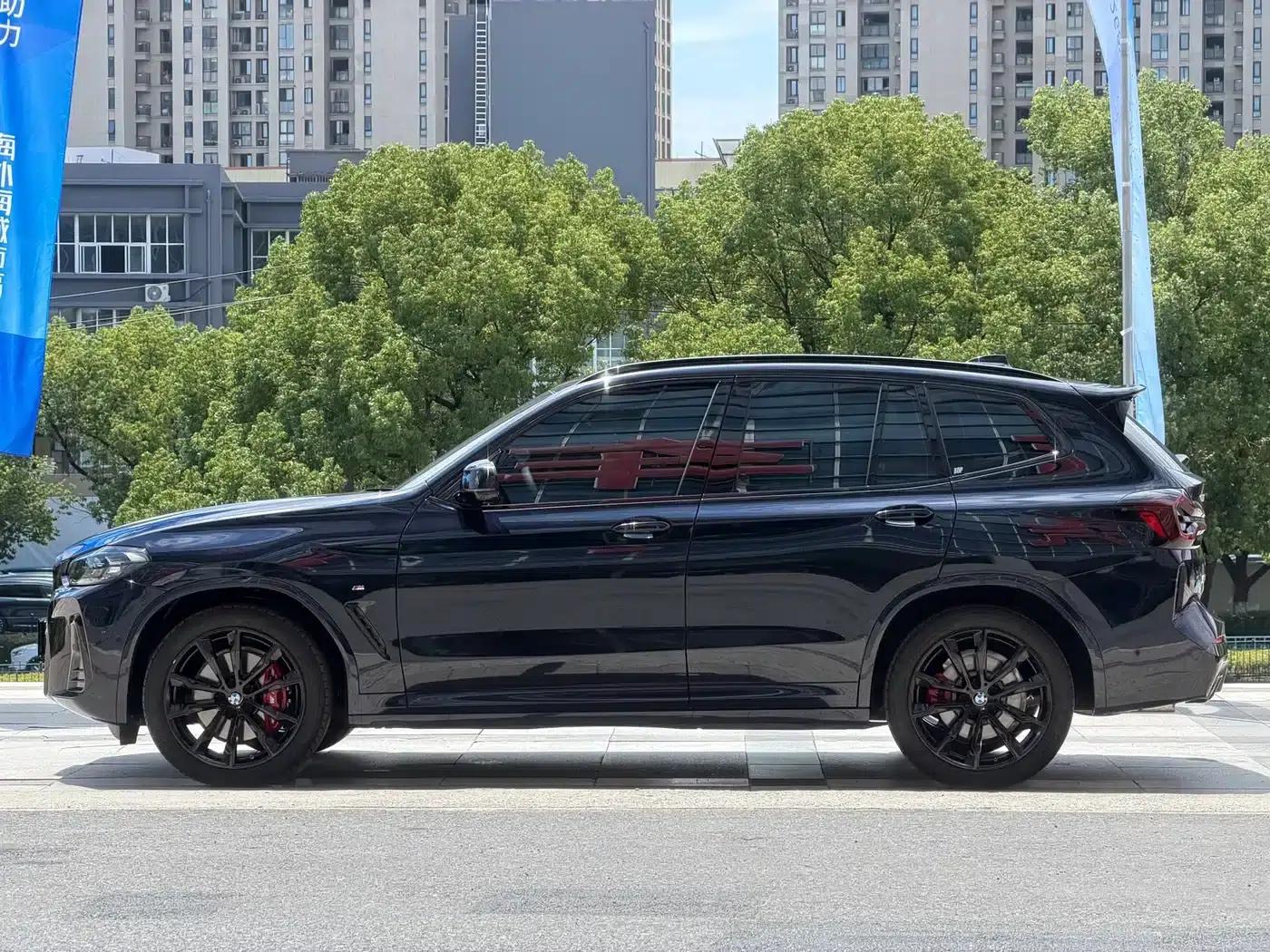 BMW X3 2023 xDrive30i Luxury M Sport Package — миниатюра 3